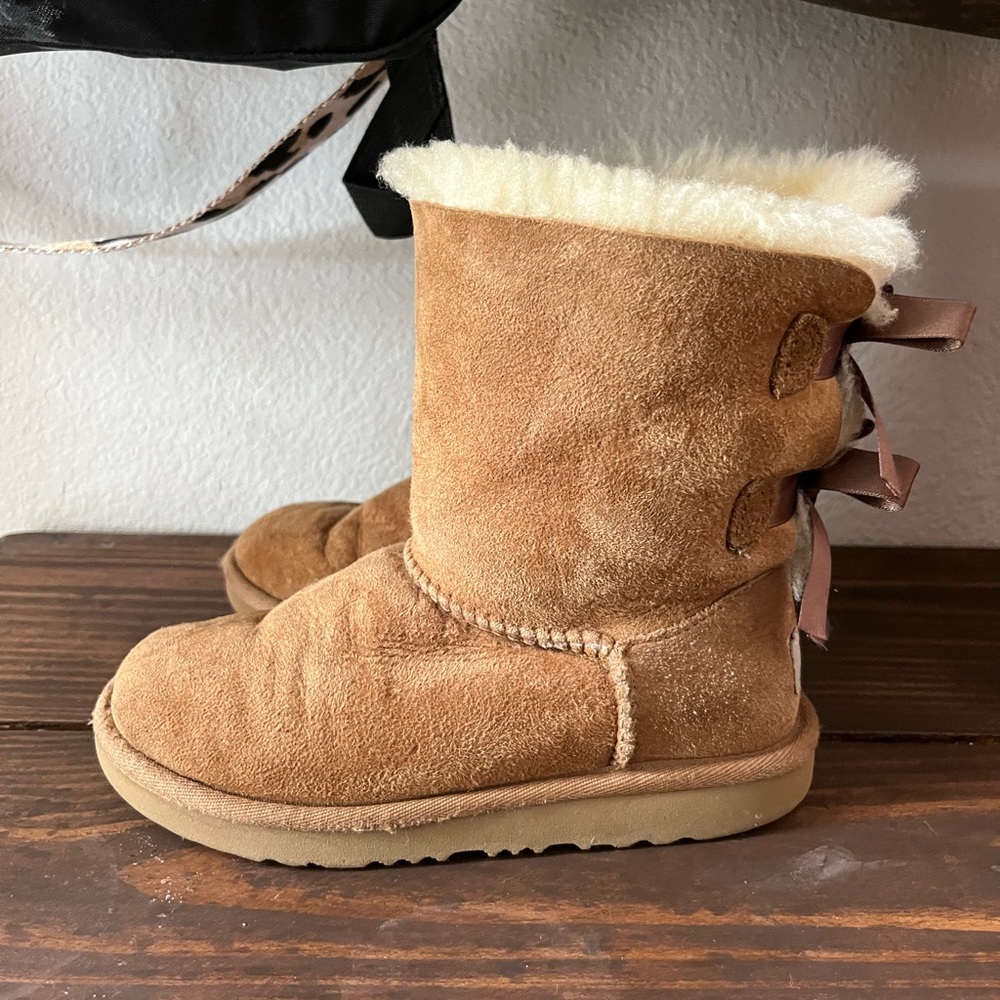 UGG’s Bailey Bow II boot - Picture 3 of 4